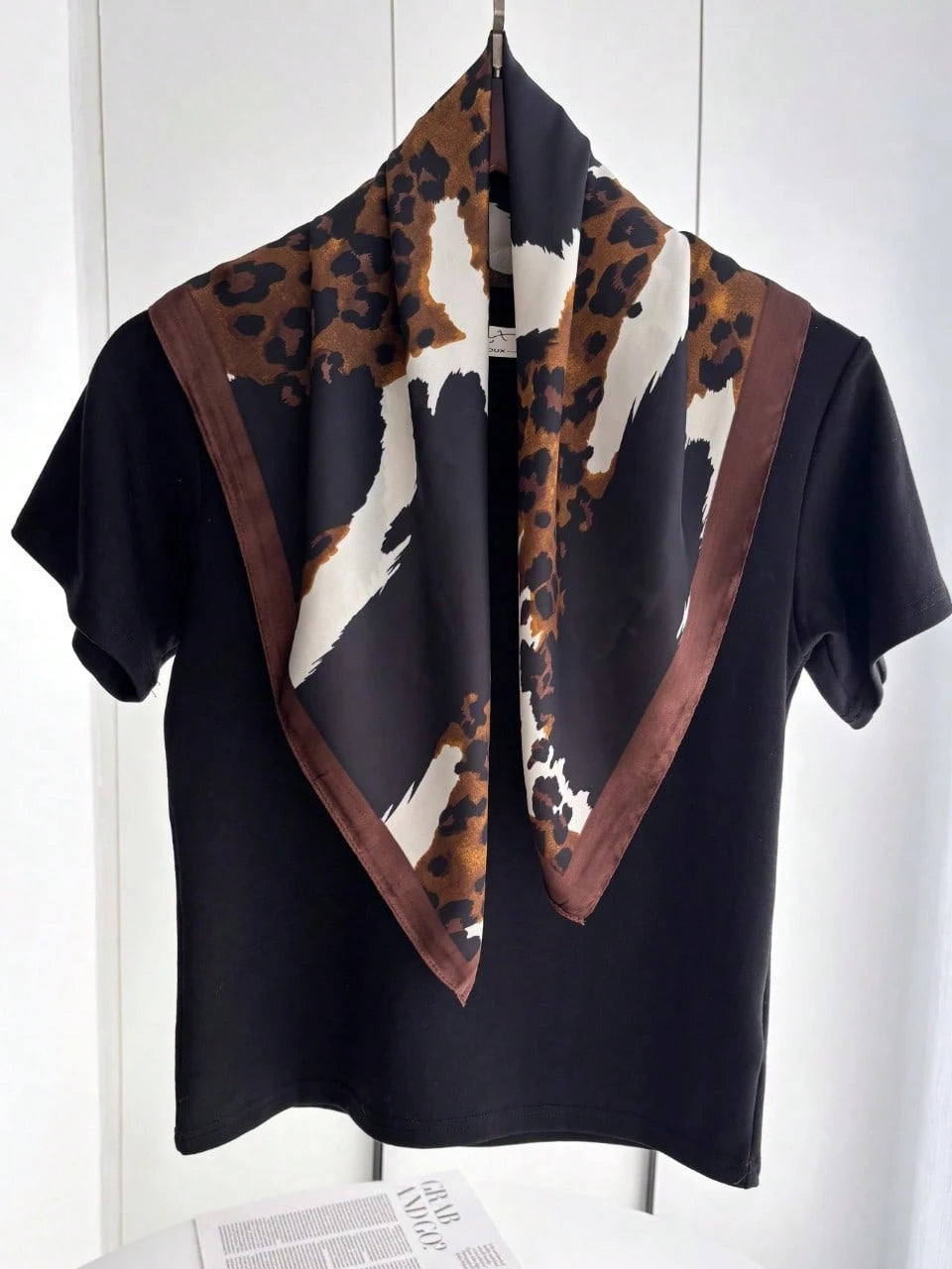 LEOPARD PRINT SILK SCARF