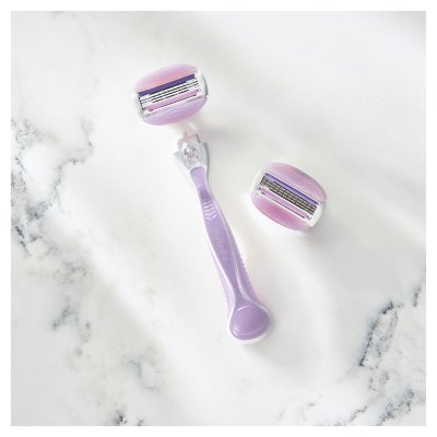 Gillette Venus Comfort Glide Women's Razor Handle and 12 Cartridges, Freesia Scent
