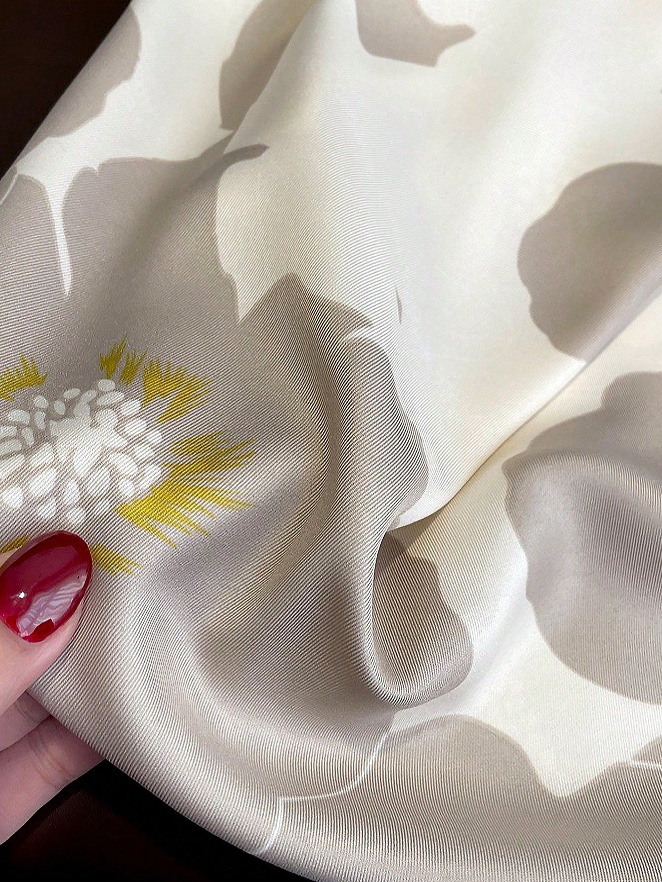 ELEGANT FLORAL SATIN SCARF