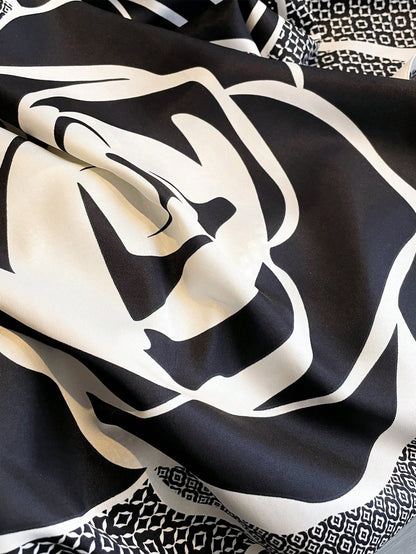 ELEGANT TWILL ROSE PRINT SCARF
